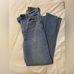 Abercrombie Curve Love Ankle straight jeans.